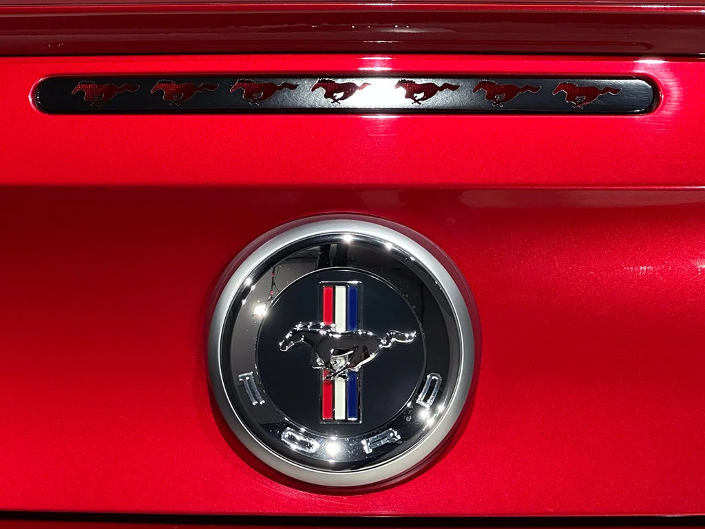 Used 2010 Red Ford V6 image 10