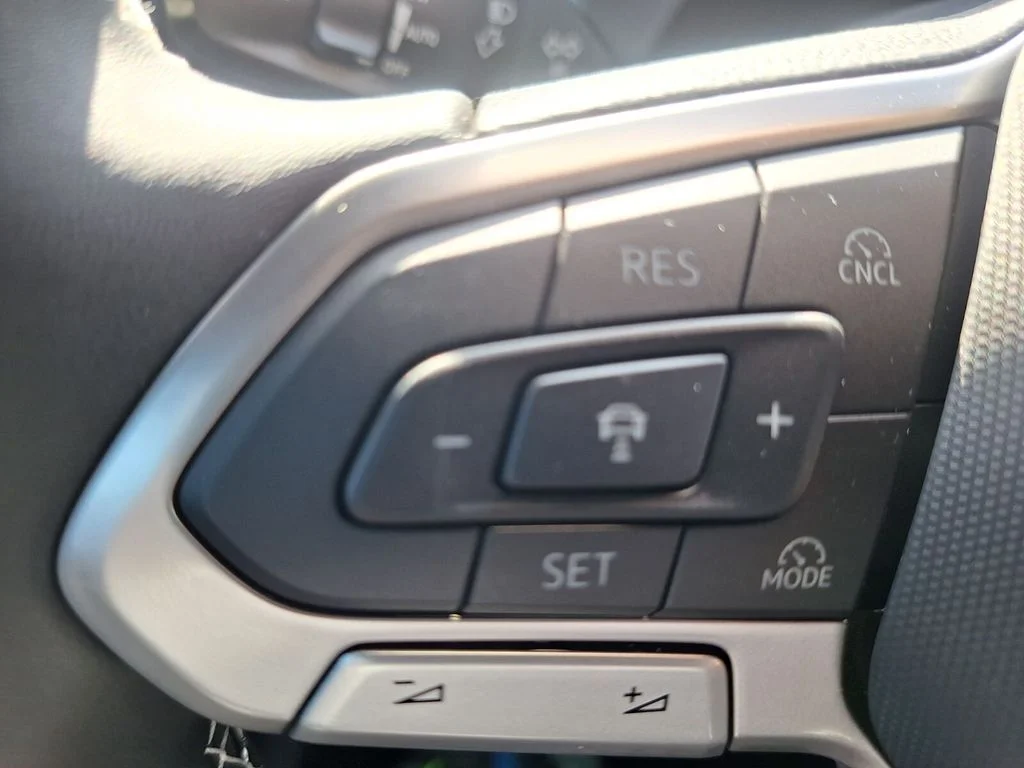 New 2026 Black Volkswagen 2.0T SE image 13