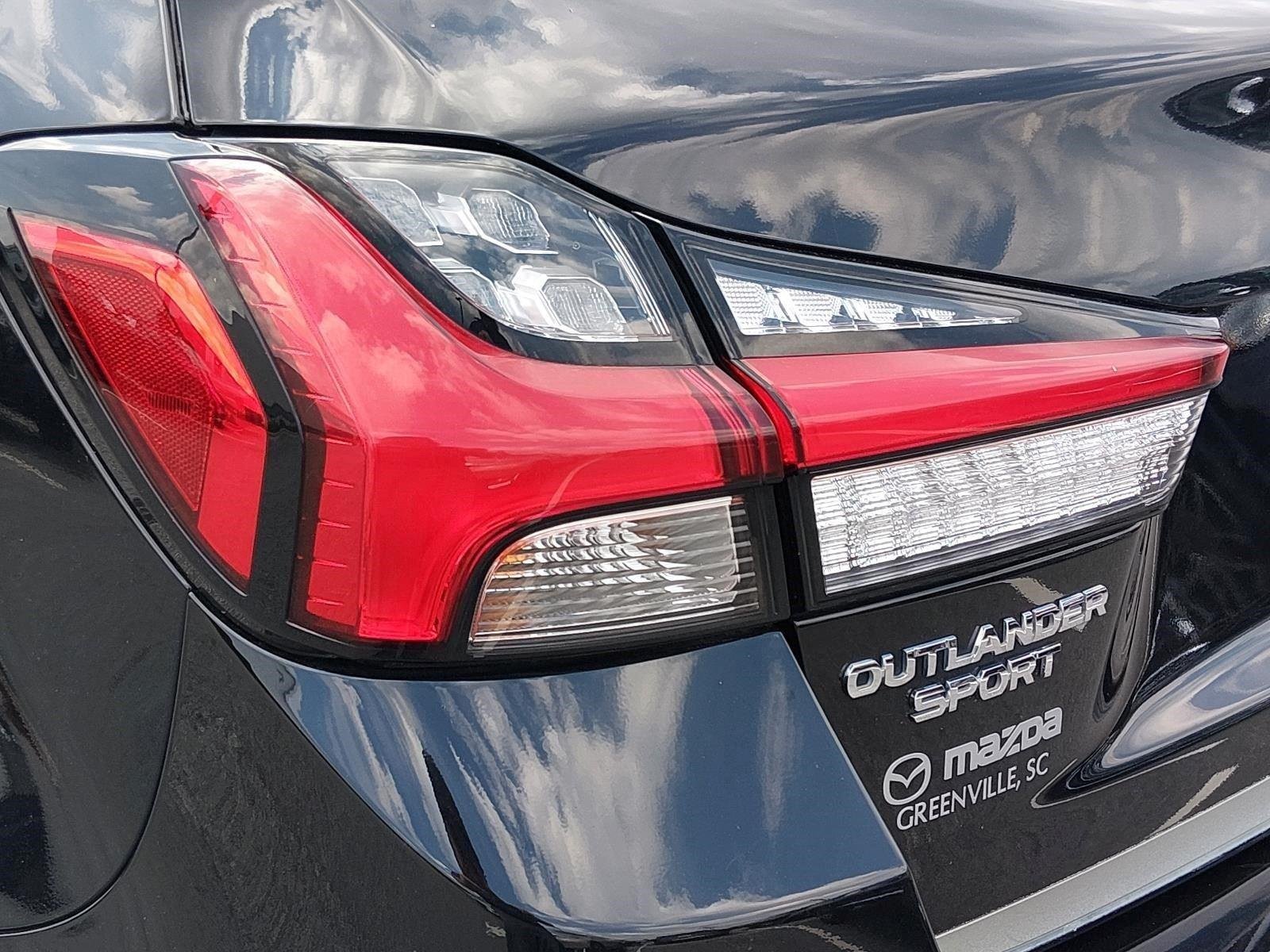 Used 2022 Labrador Black Pearl Mitsubishi LE image 13