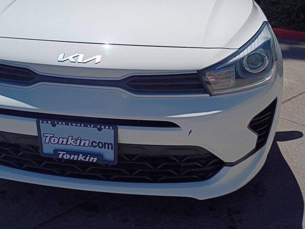 Used 2022 Clear White Kia S image 10