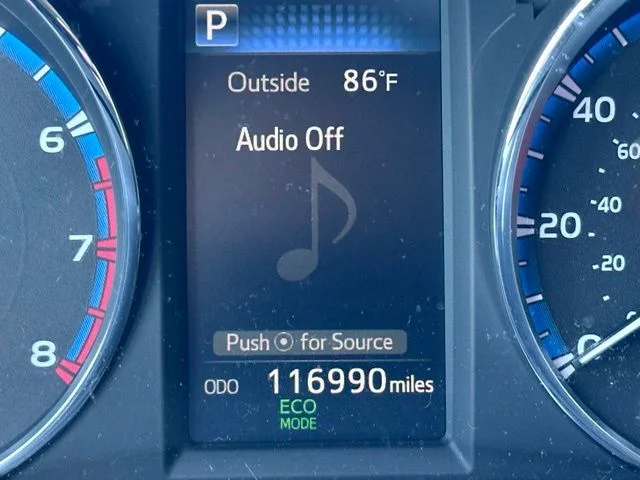 Used 2016 Silver Toyota XLE image 14