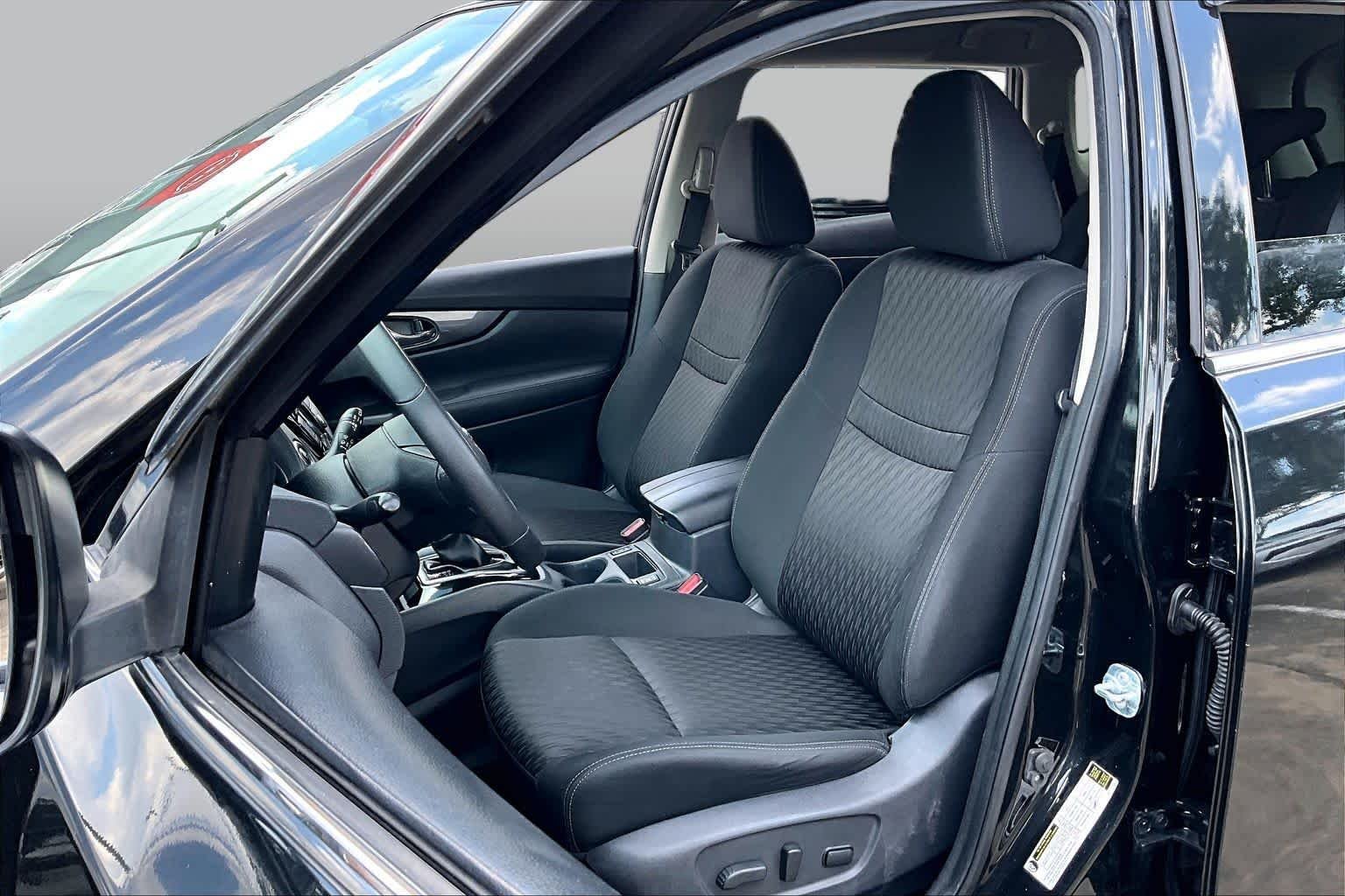Used 2020 MAGNETIC BLACK Nissan SV image 8