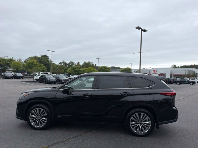 Used 2022 Midnight Black Metallic Toyota Platinum image 9