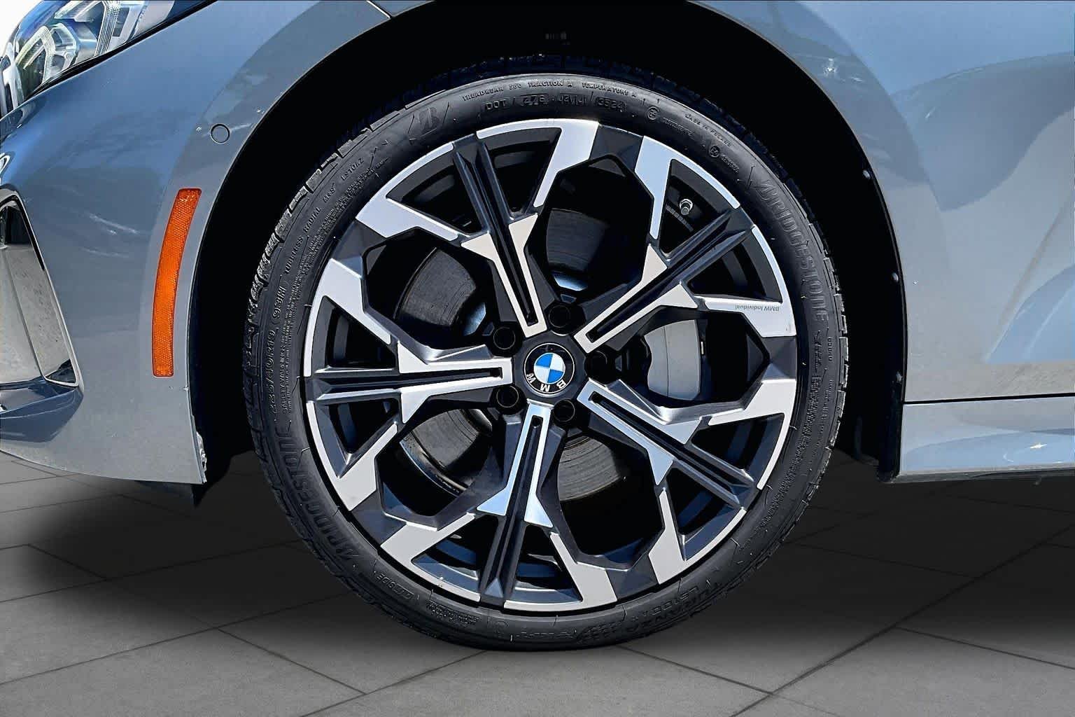 2025 BMW 3 Series 8