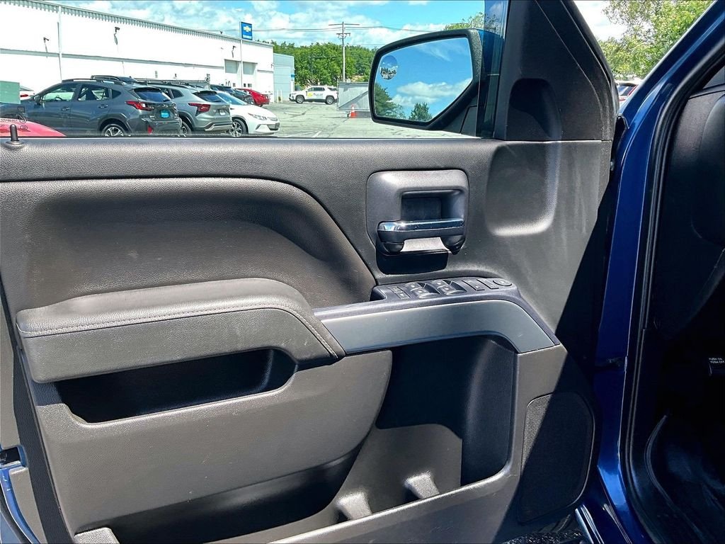 Used 2019 Blue Chevrolet LT image 9