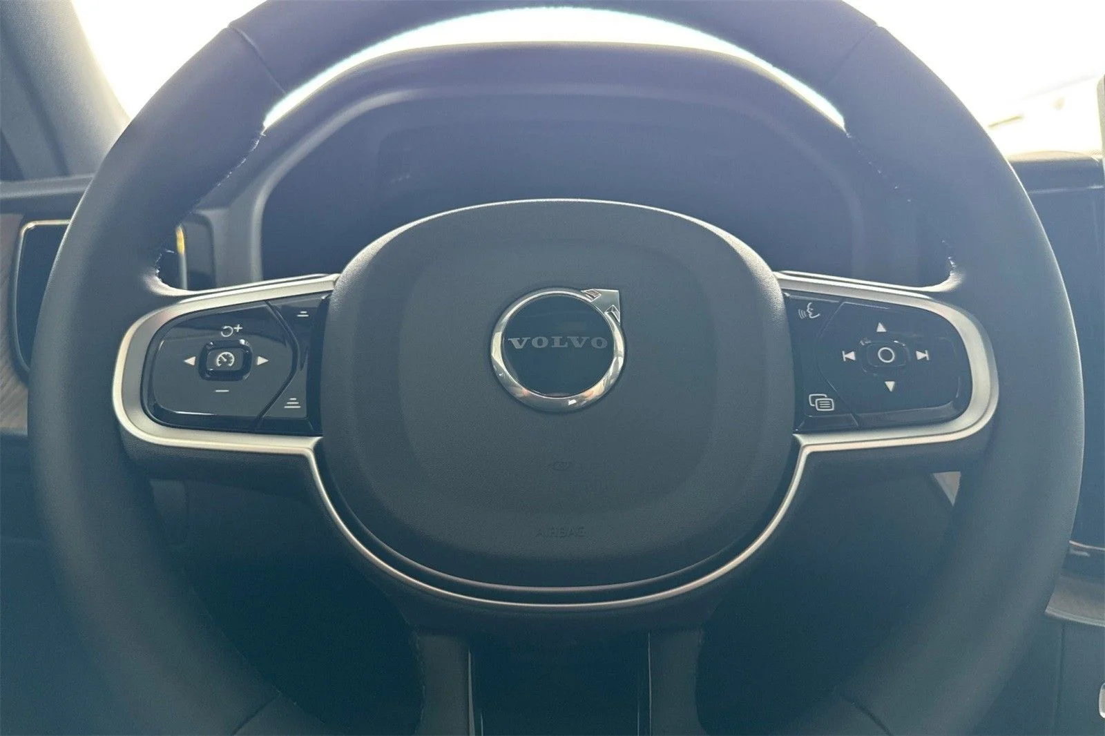 2026 Volvo XC60 Plus - Photo 25