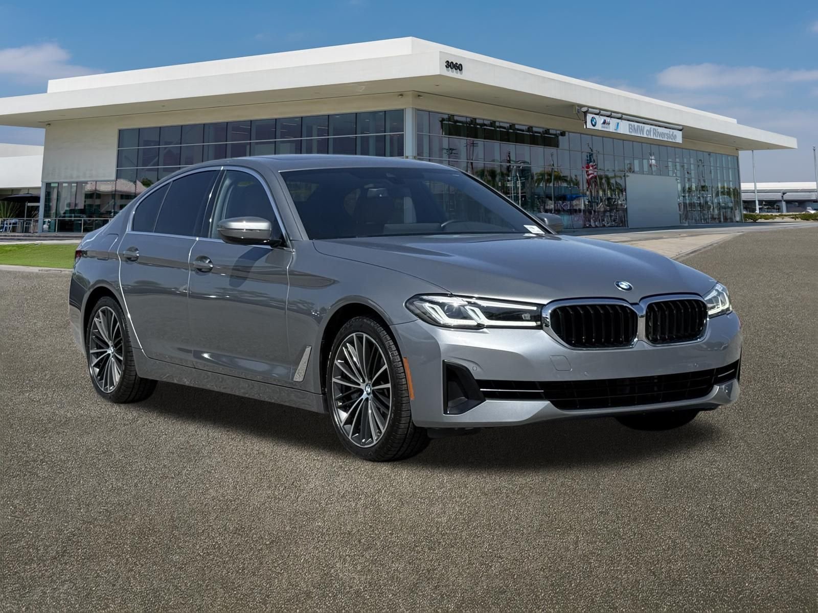 Certified Used 2023 Skyscraper Grey Metallic BMW 540i image 2