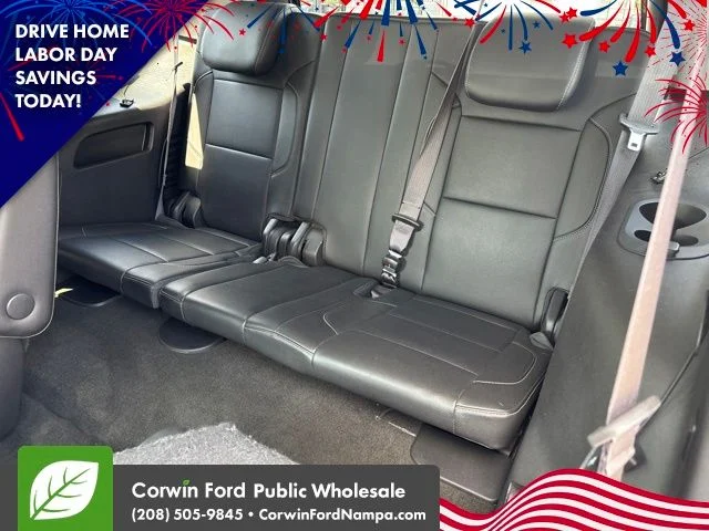 Used 2015 White Diamond Clearcoat Chevrolet  image 27