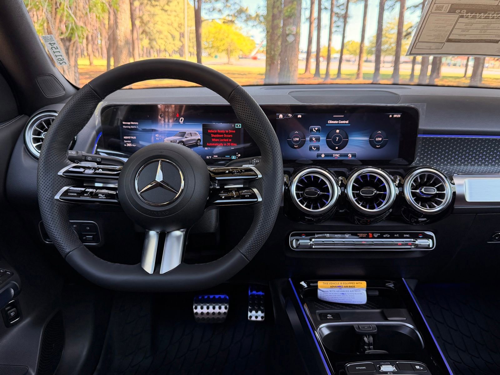 New 2026 Polar White Mercedes-Benz GLB 250 image 29