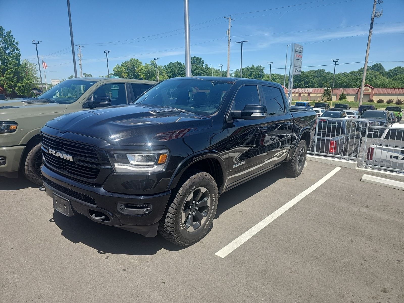2019 RAM 1500 Laramie 4x4 Crew Cab 5'7's photo