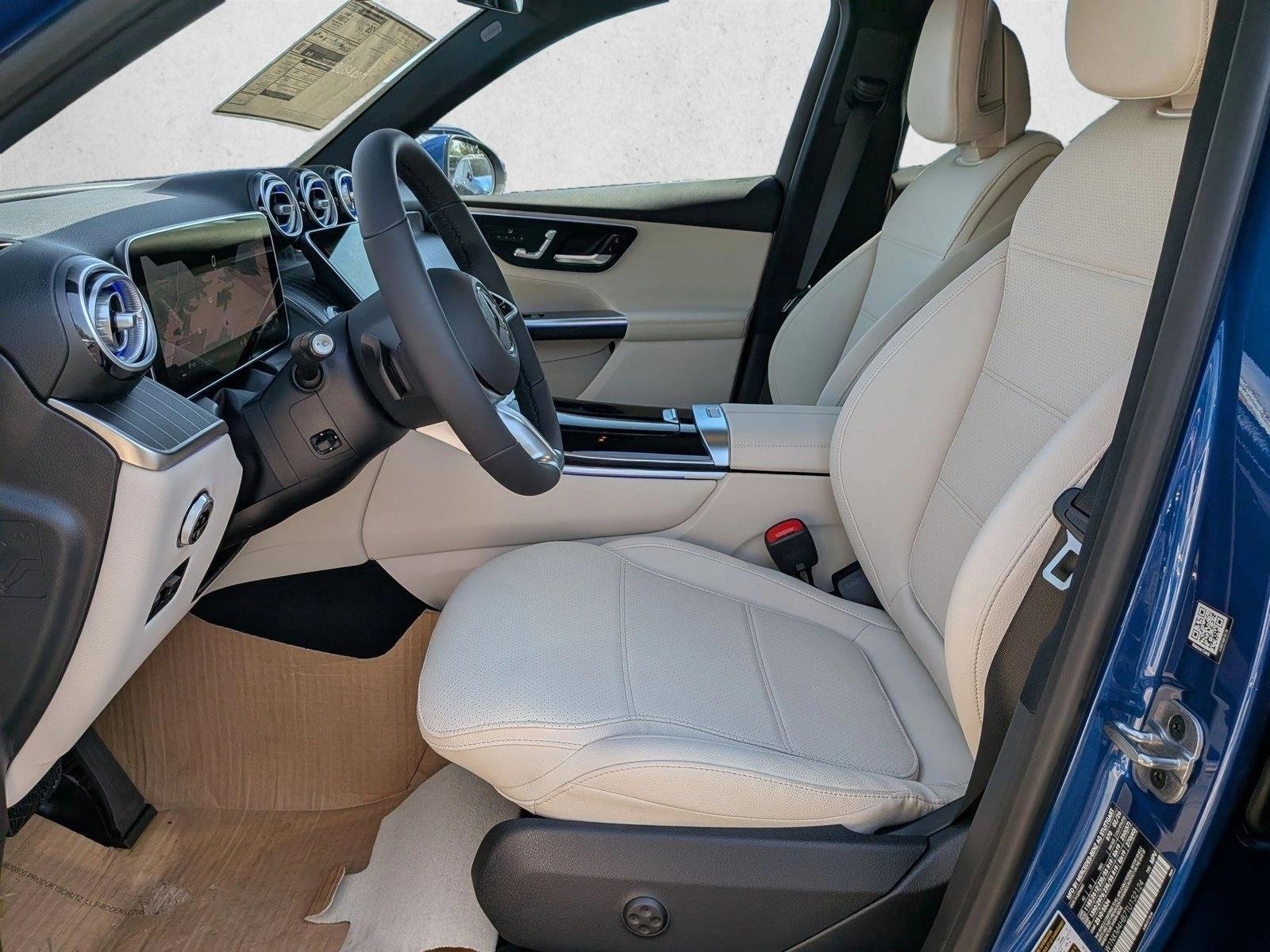 New 2026 Starling Blue Metallic Mercedes-Benz GLC300 image 4