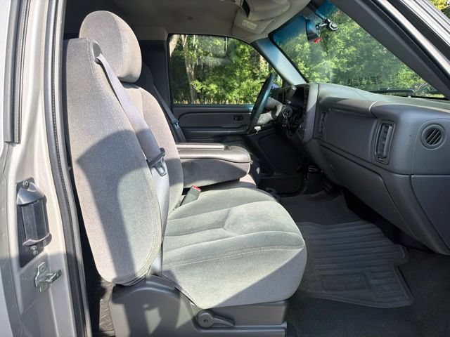 Used 2005 Silver Birch Metallic GMC SLE image 10