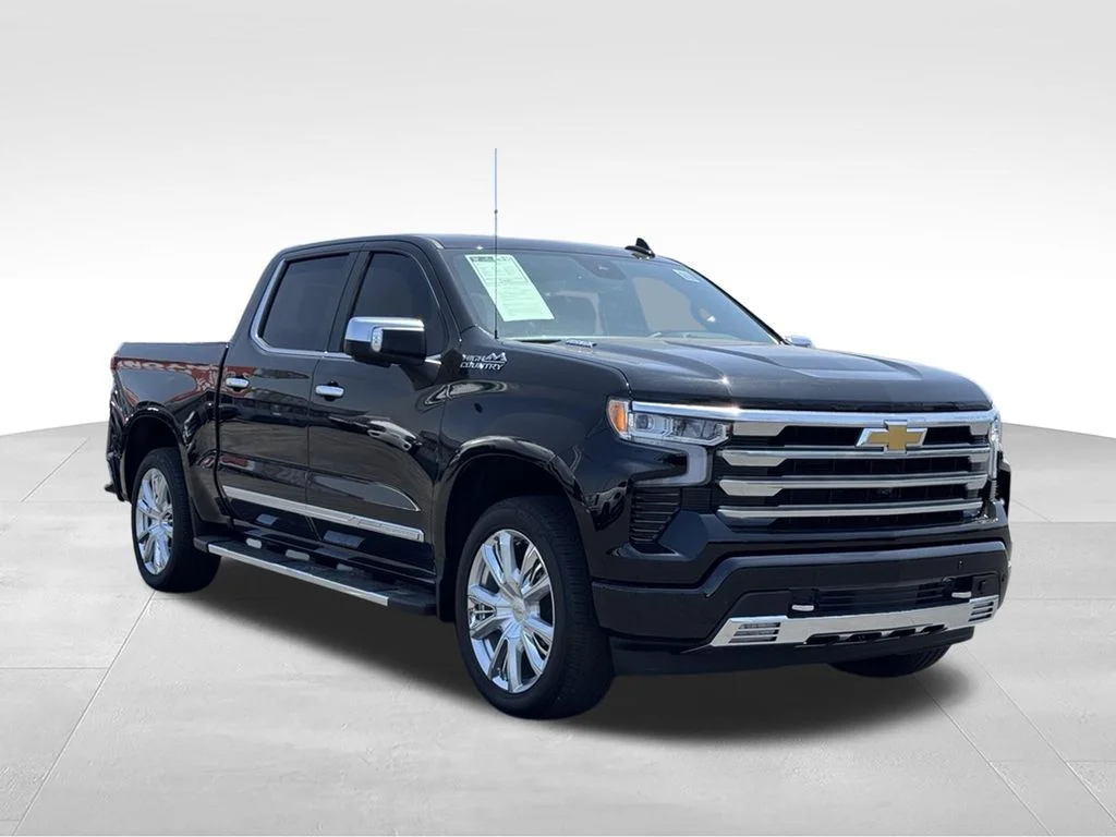 Used 2025 Black Chevrolet High Country image 2