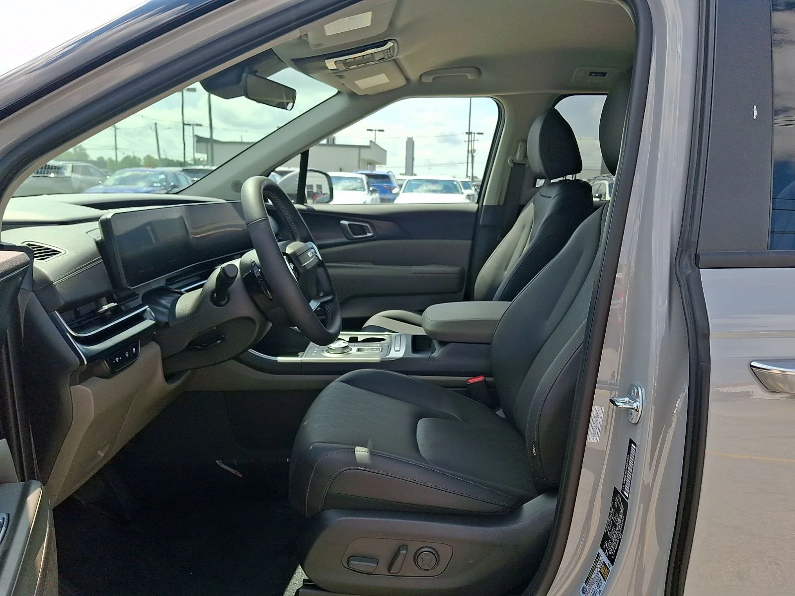 New 2027 Silver Kia LXS image 14