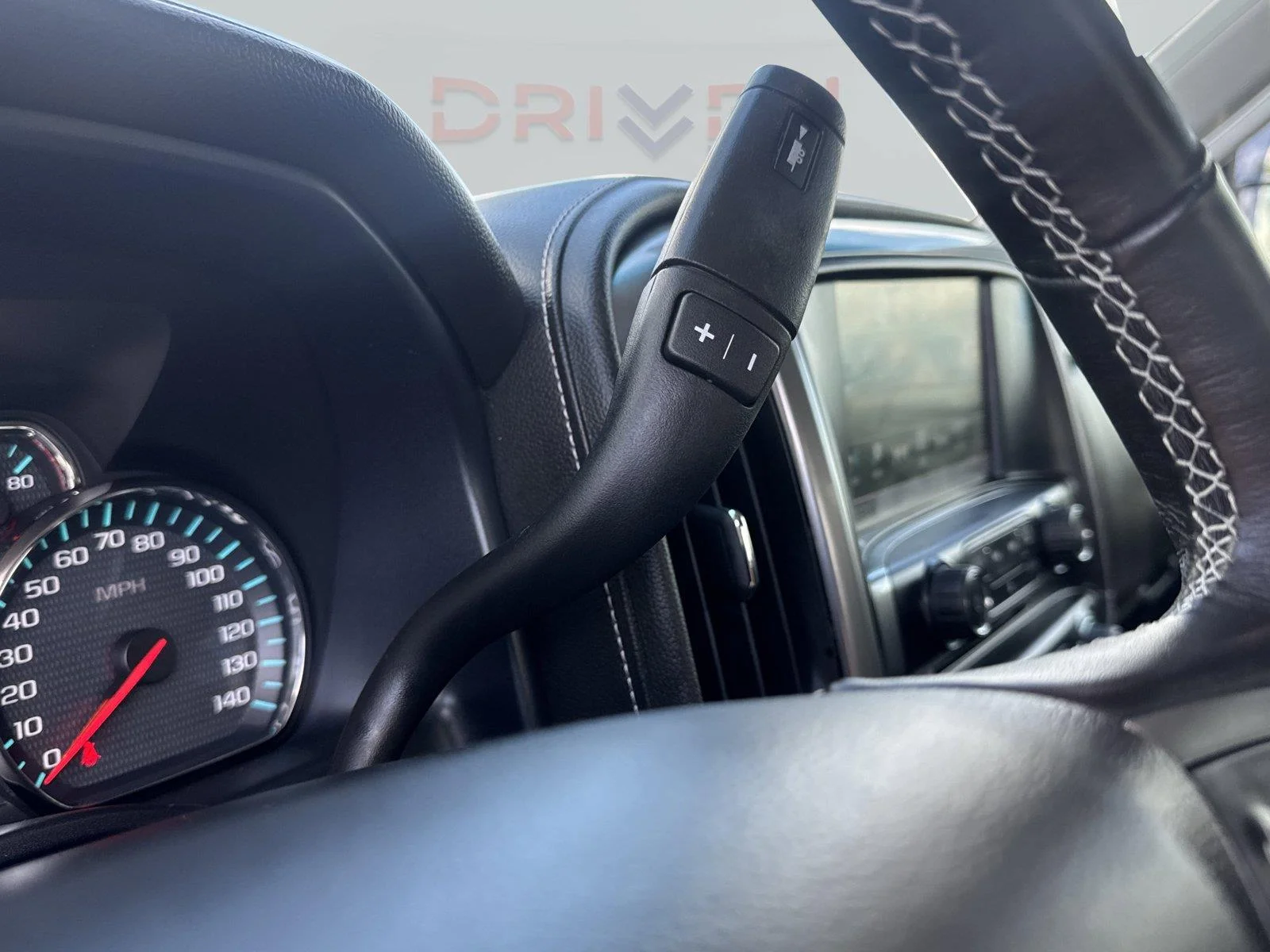 Used 2018 IRIDESCENT PEARL TRICOAT Chevrolet LTZ image 23