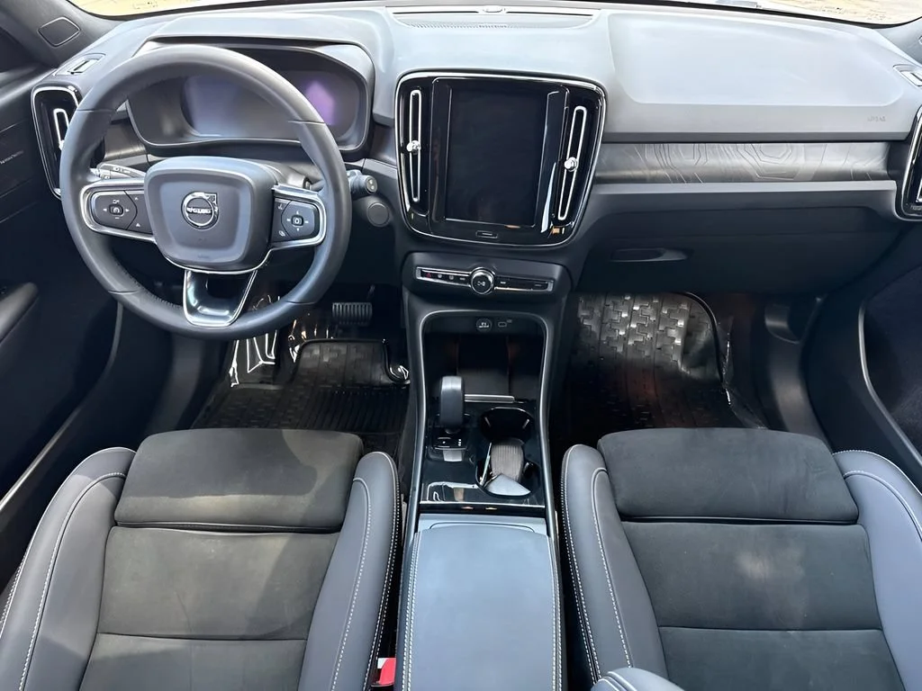 Used 2023  Volvo Ultimate image 14