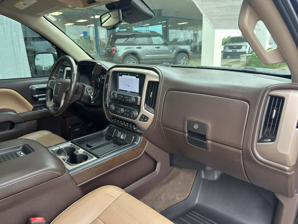Used 2017 Onyx Black GMC Denali image 35