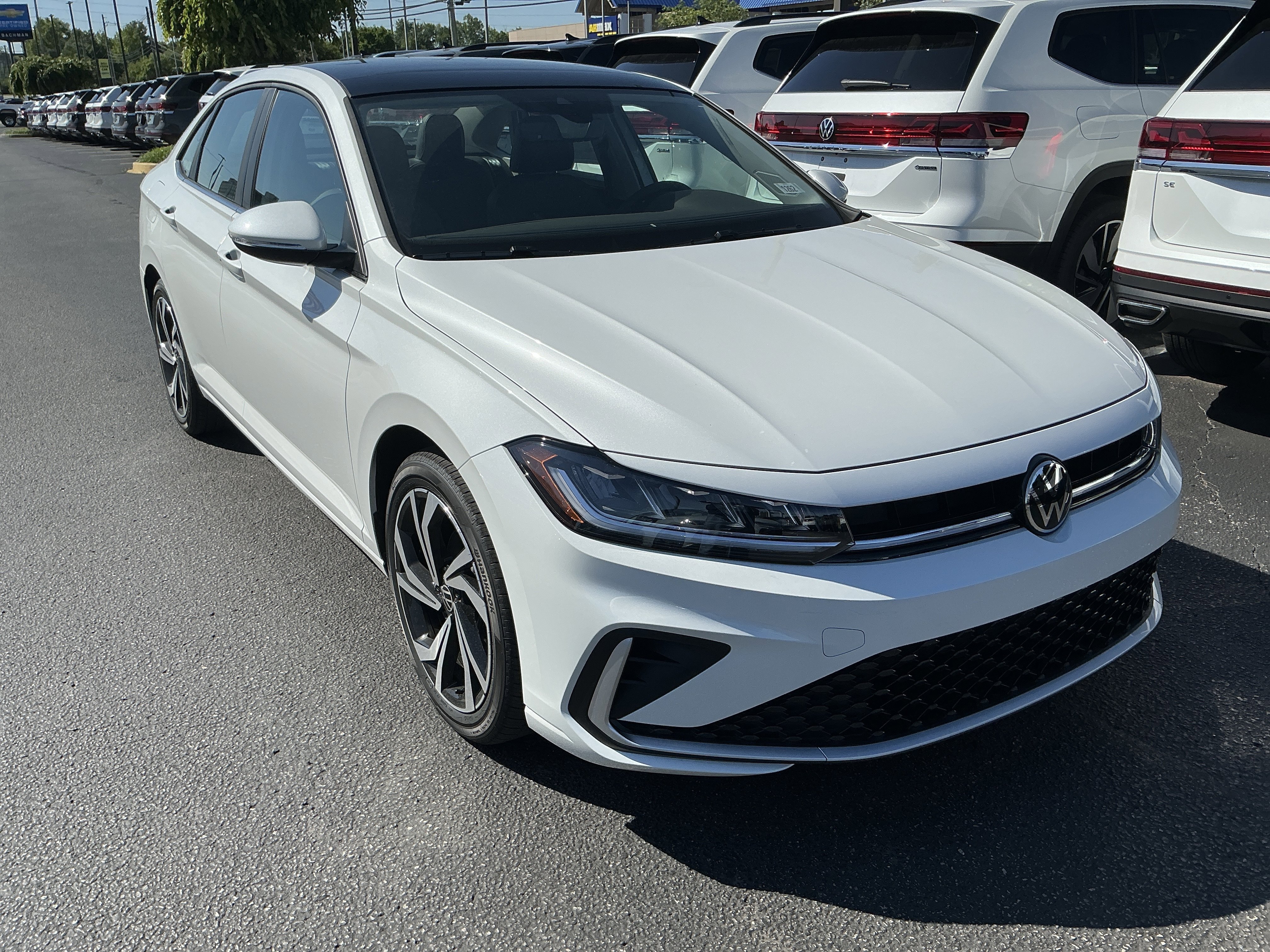 New 2026 Opal White Pearl Volkswagen SEL image 2