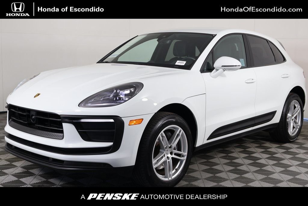 2024 Porsche Macan -'s photo