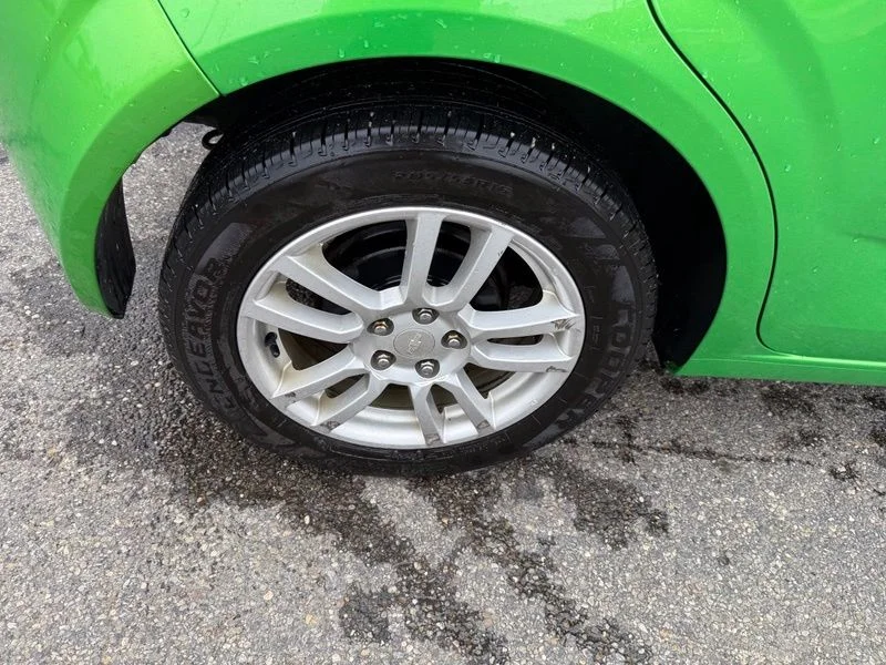 Used 2015 Green Chevrolet LT image 18