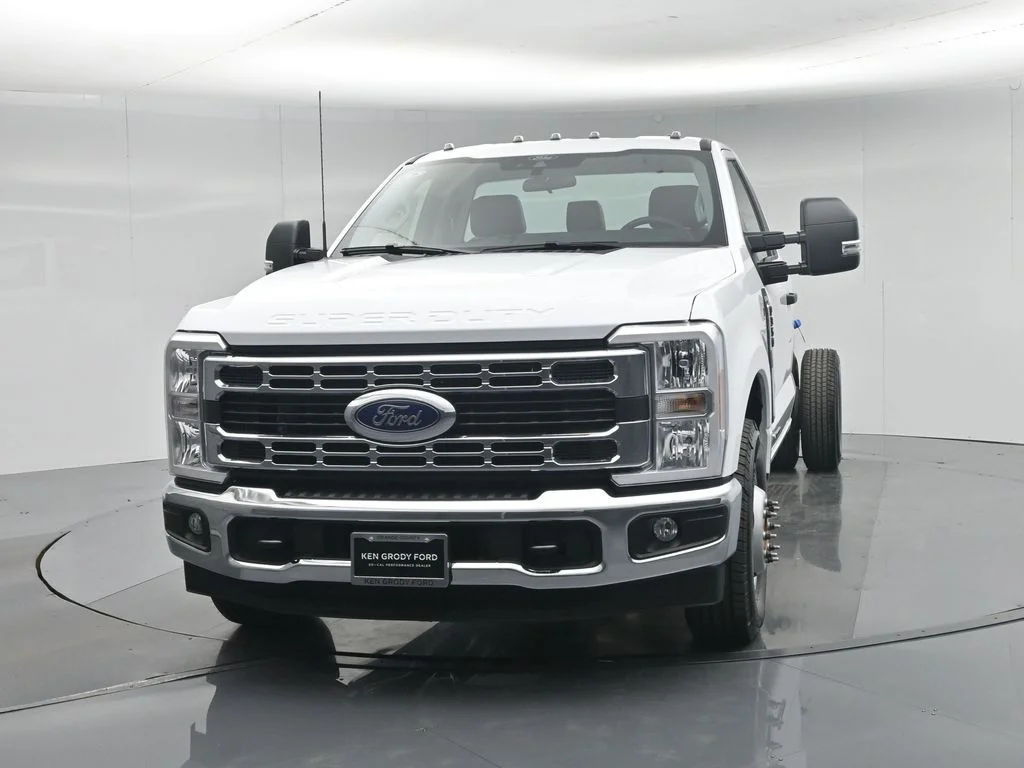 New 2026 White Ford XL image 47