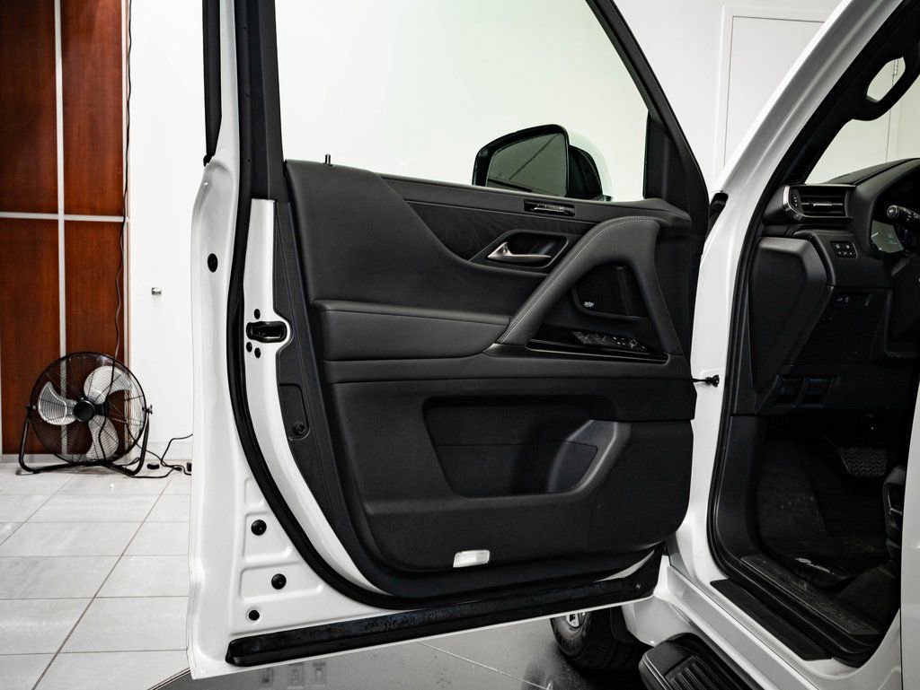 Used 2024 White Pearl Lexus 600 Premium image 29