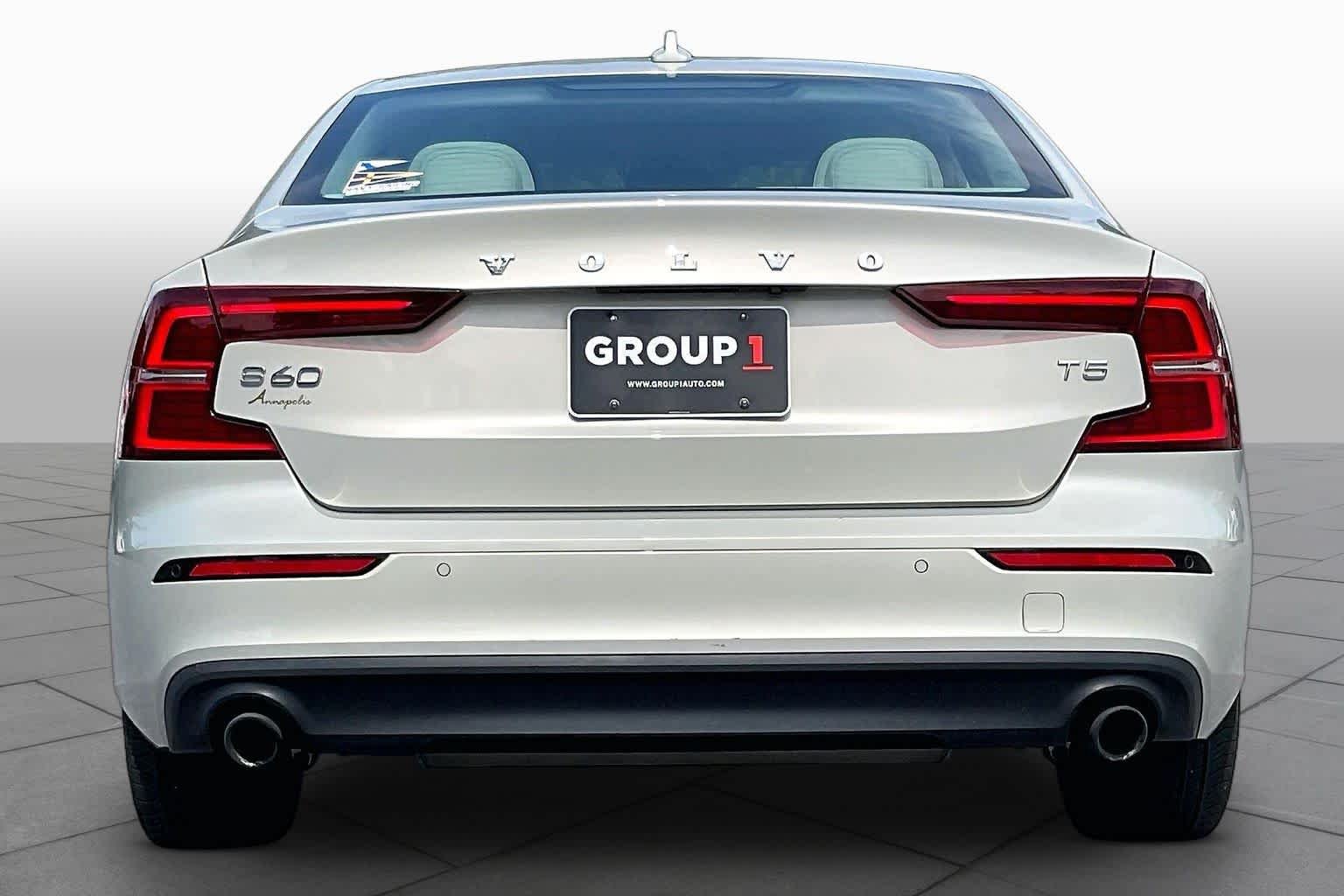 Pre-Owned 2020 Volvo S60 Momentum
