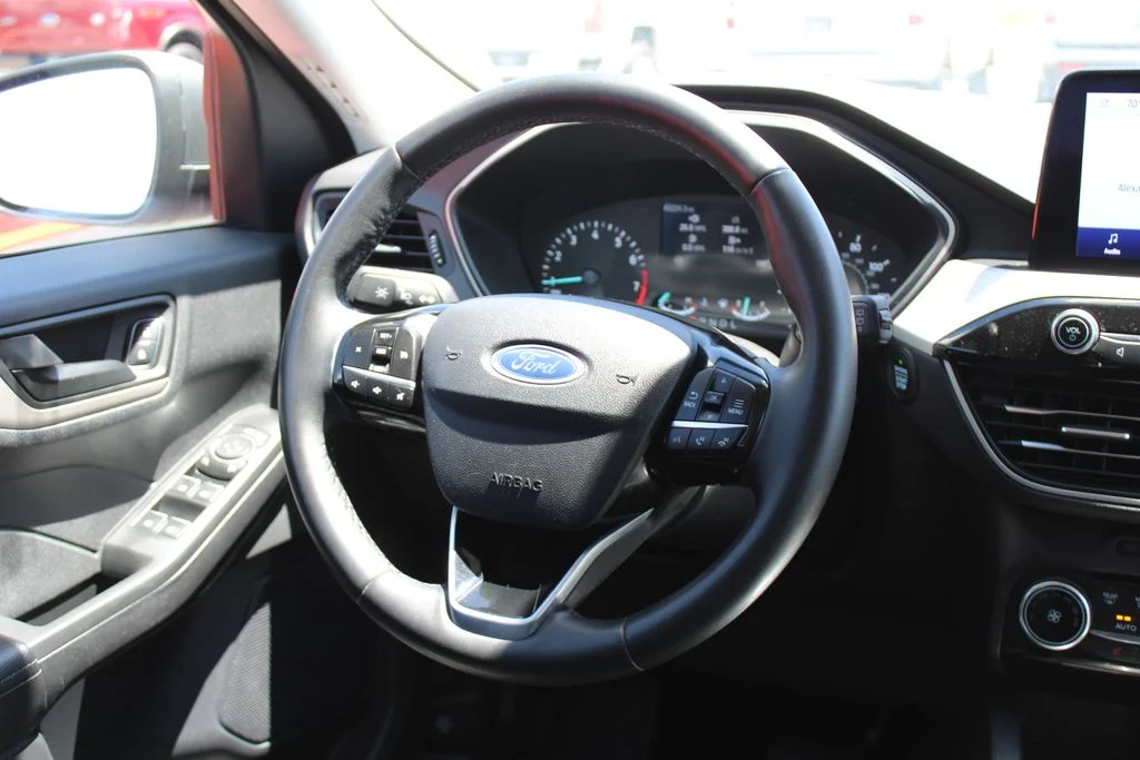 Used 2022 Oxford White Ford SE image 20