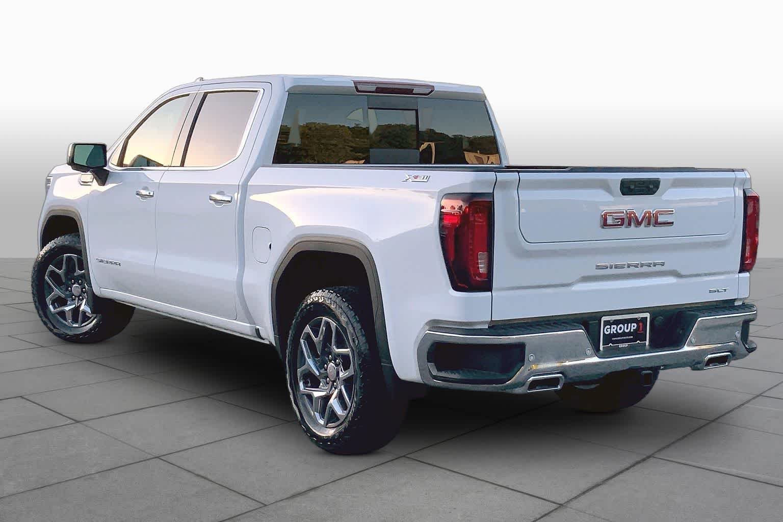 2026 GMC Sierra 1500 SLT - Photo 11