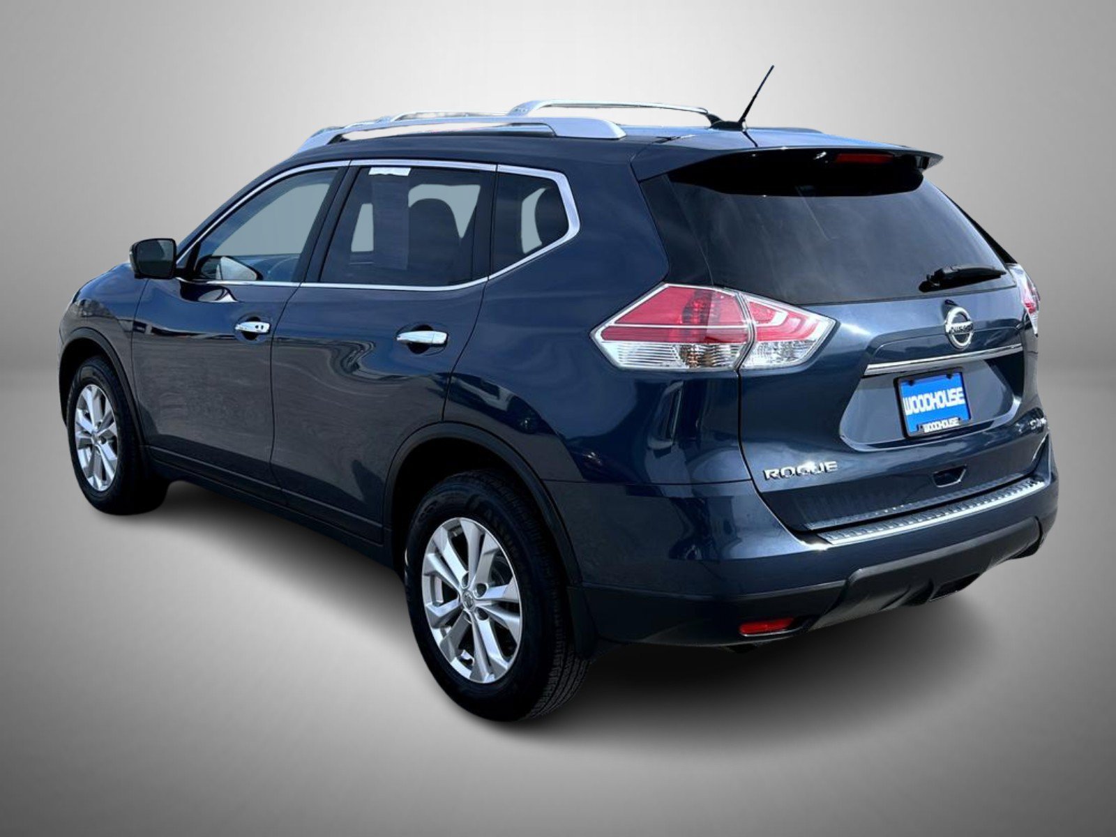 Used 2016 Blue Nissan SV image 7