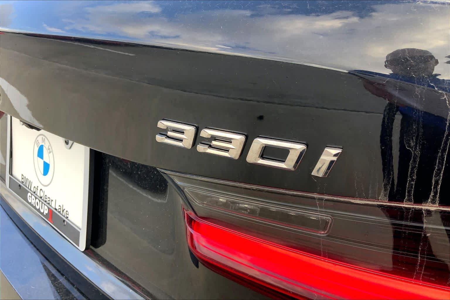 2026 BMW 3 Series 330i - Photo 15