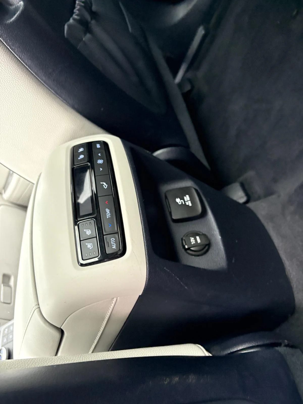 Certified Used 2024 Hyper White Hyundai Limited image 18