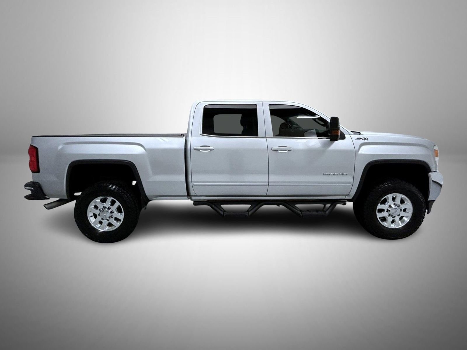 Used 2015 Silver GMC SLE image 4