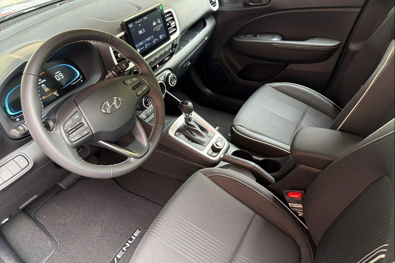 New 2026 Gray Hyundai SEL w/Two-Tone Roof image 10