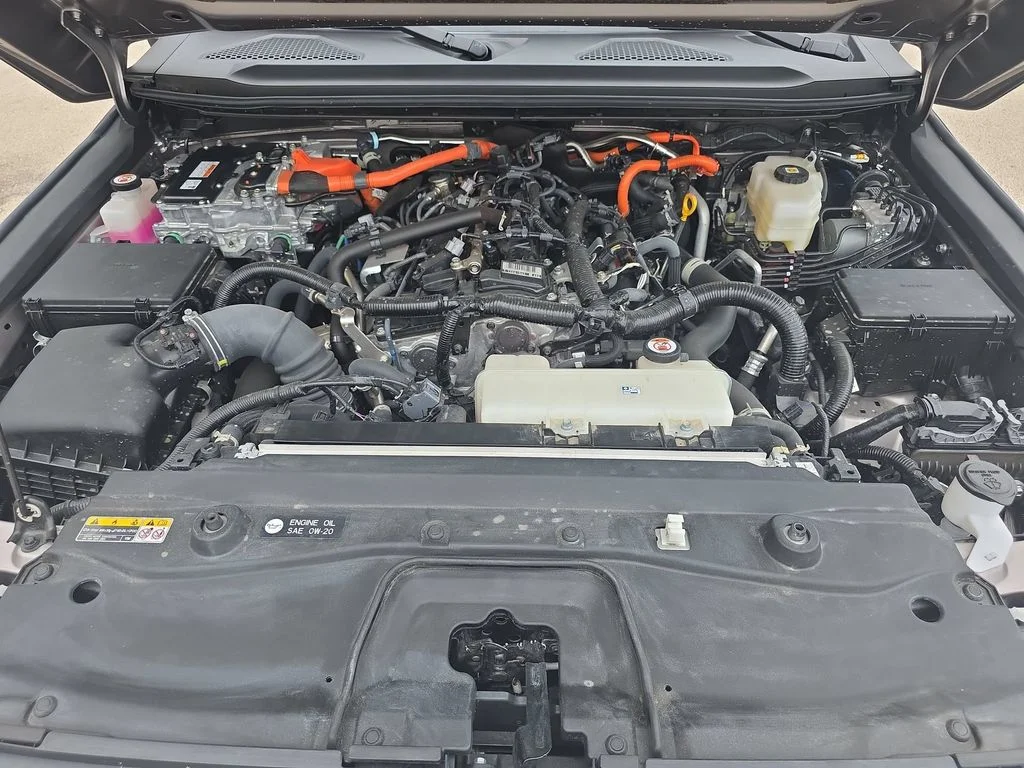 Certified Used 2025  Toyota 1958 image 31