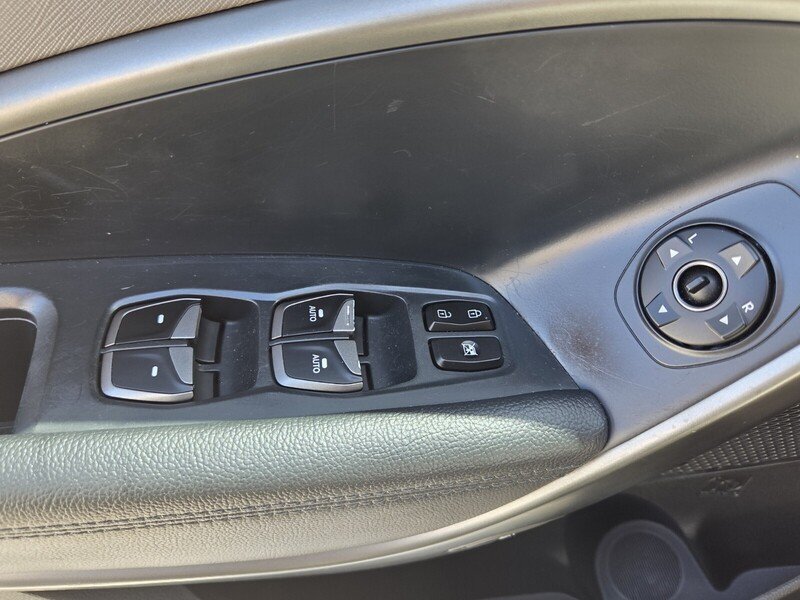 Used 2017 Silver HYUNDAI SE ULTIMATE 3.3L AUTO image 23