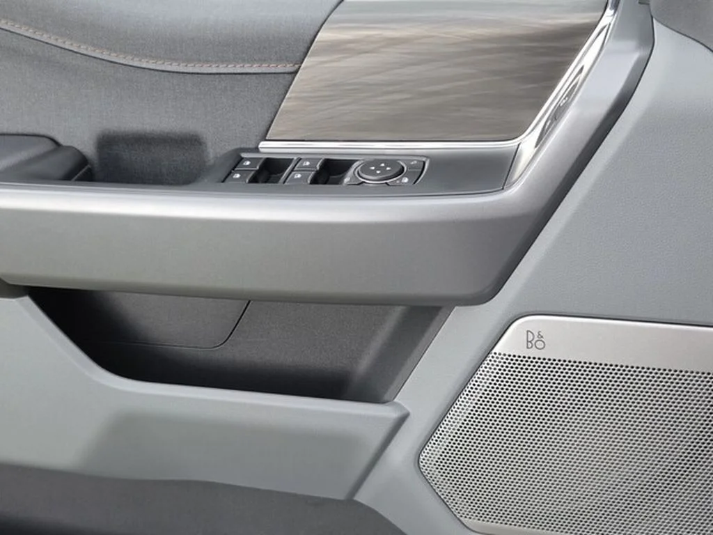 New 2026 Star White Metallic Tri-Coat Ford Lariat® image 33