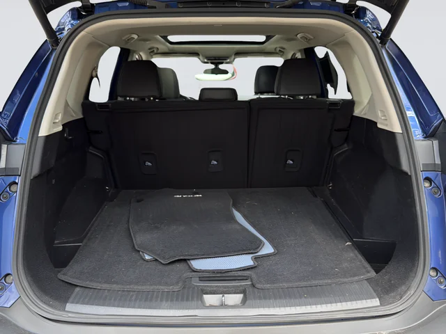 Used 2022 Blue Nissan SV image 13