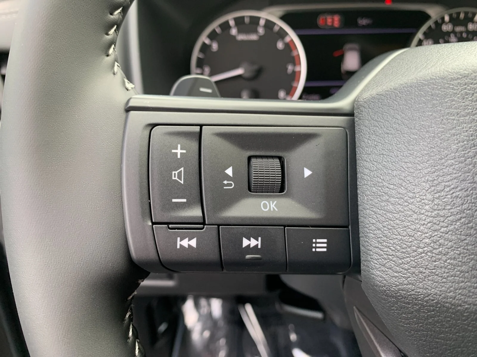 New 2026 Boulder Gray Pearl Nissan SV image 26
