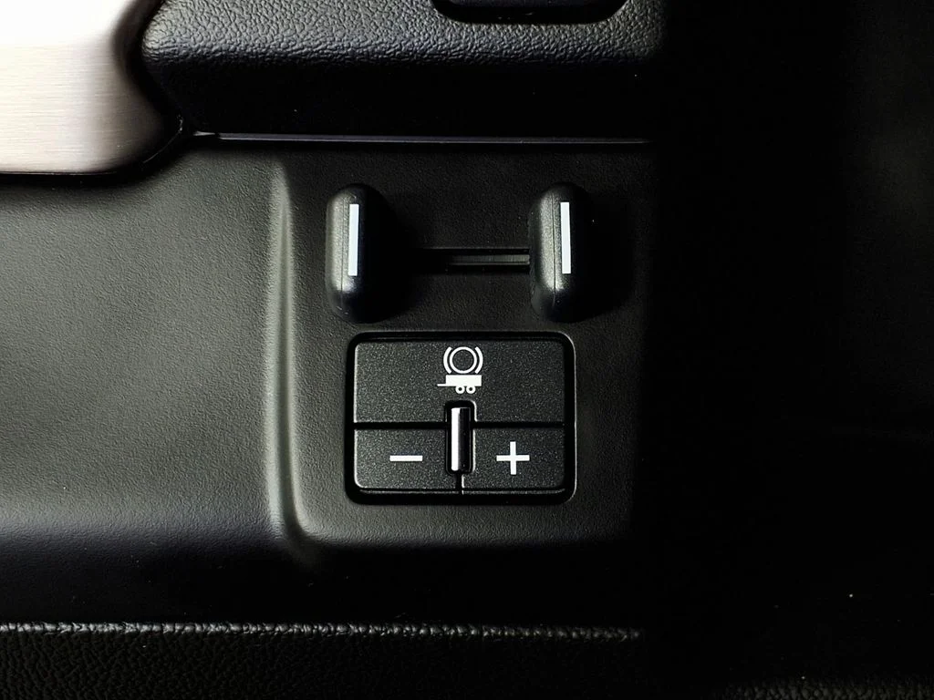 Used 2020 Black GMC Denali image 22