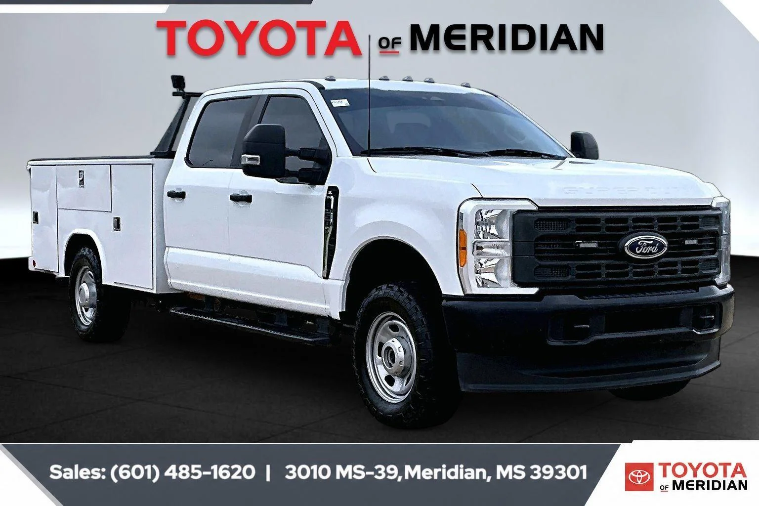 Used 2023 Oxford White Ford XL image 1
