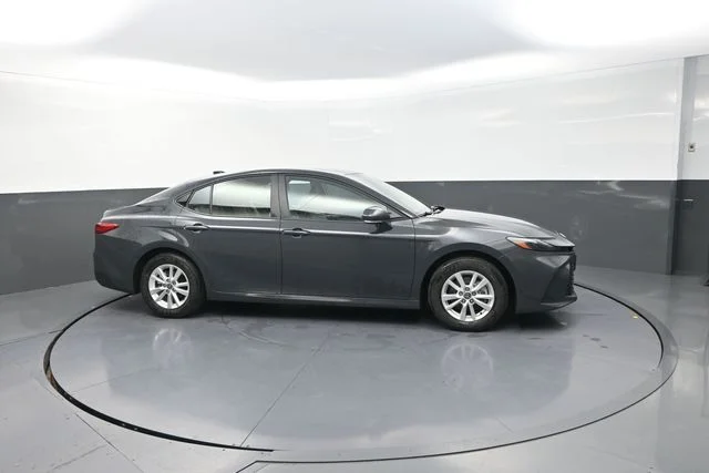 Used 2026  Toyota LE image 20