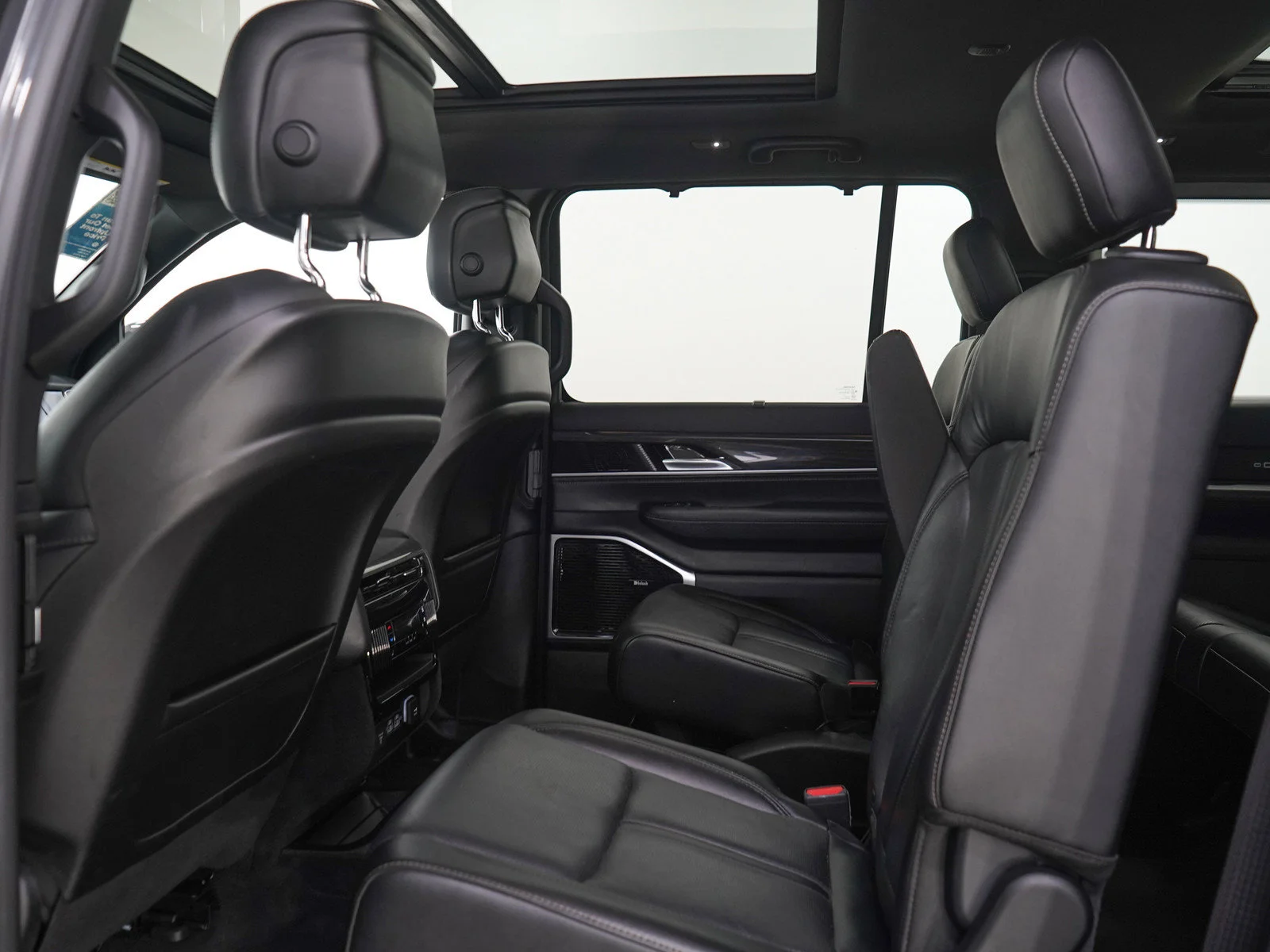 Used 2022 Baltic Gray Metallic Clearcoat Jeep Series III image 20