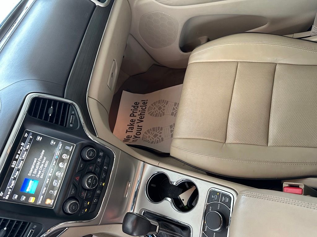Used 2017 White Jeep Overland image 23