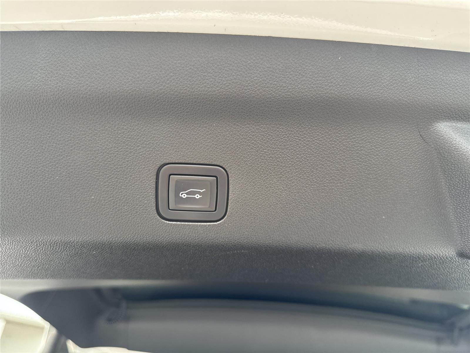 Used 2021 SUMMIT WHITE Chevrolet LT image 36