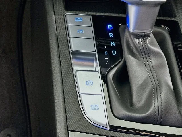 New 2026 Hyundai ELANTRA Limited