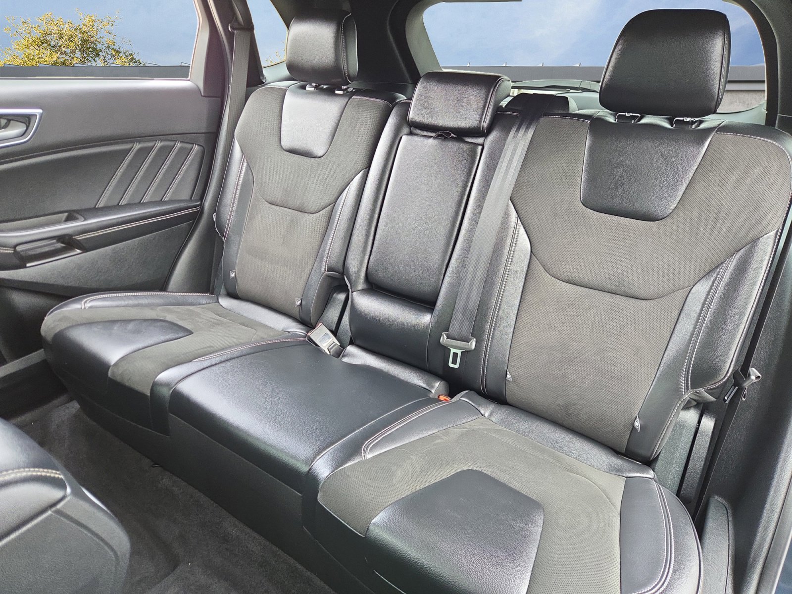 2022 Ford Edge ST - Photo 13