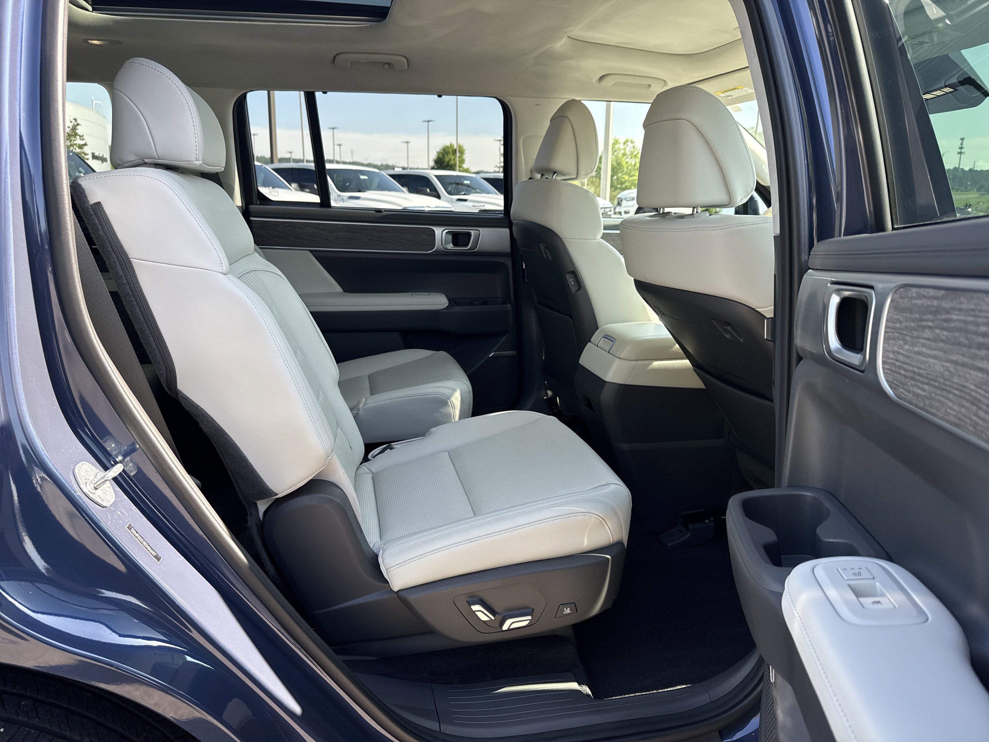 Used 2025 Atlantis Blue Hyundai Calligraphy image 16