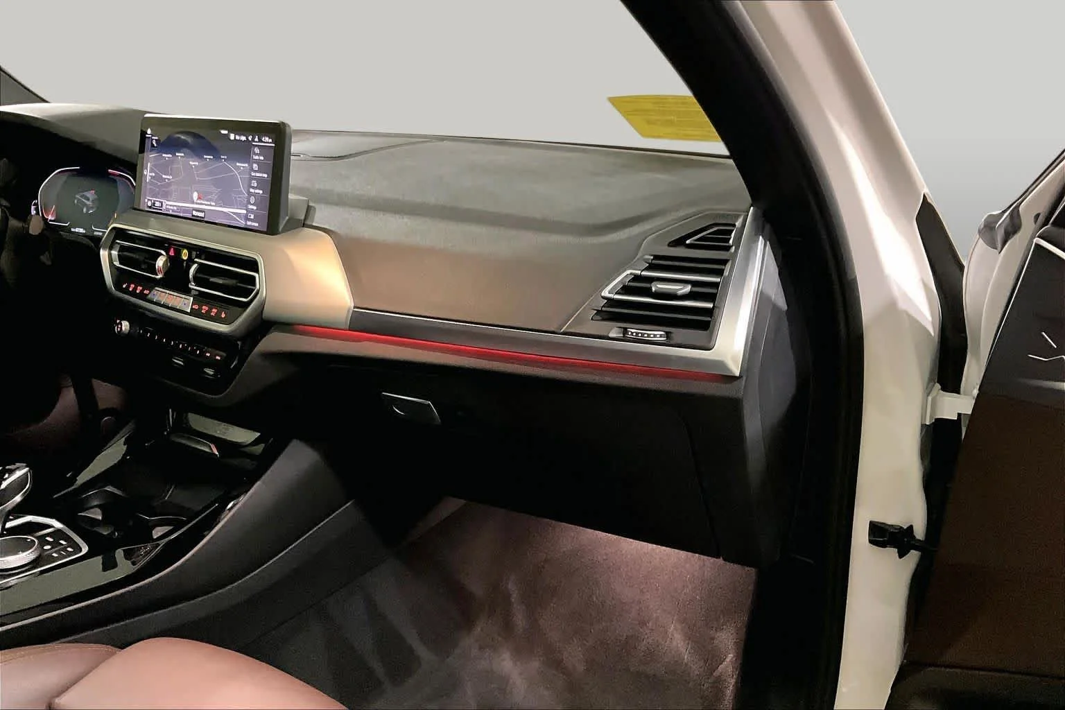 Used 2022 Mineral White Metallic BMW xDrive30i image 36