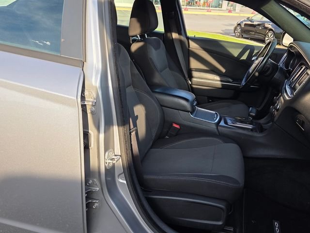 Used 2015 Silver Dodge SE image 15